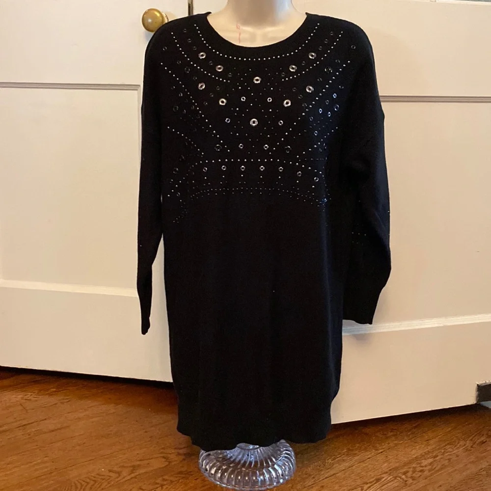 NWOT Venus Small Black Beaded Oversized Tunic Sweater